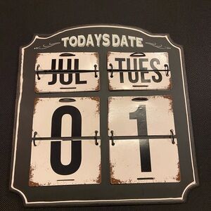 NWT Vintage Style Calendar